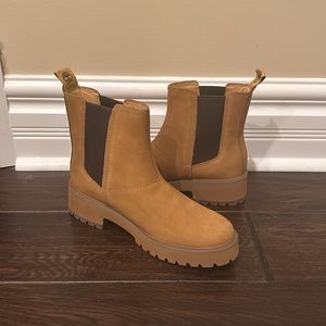 Timberland Leather Pull-on Ankle Booties